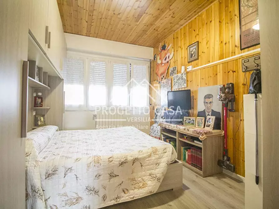 Immagine 13 di Appartamento in vendita  in via borgognini a Viareggio