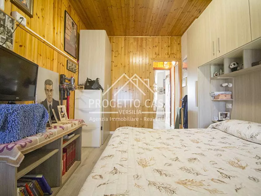 Immagine 18 di Appartamento in vendita  in via borgognini a Viareggio