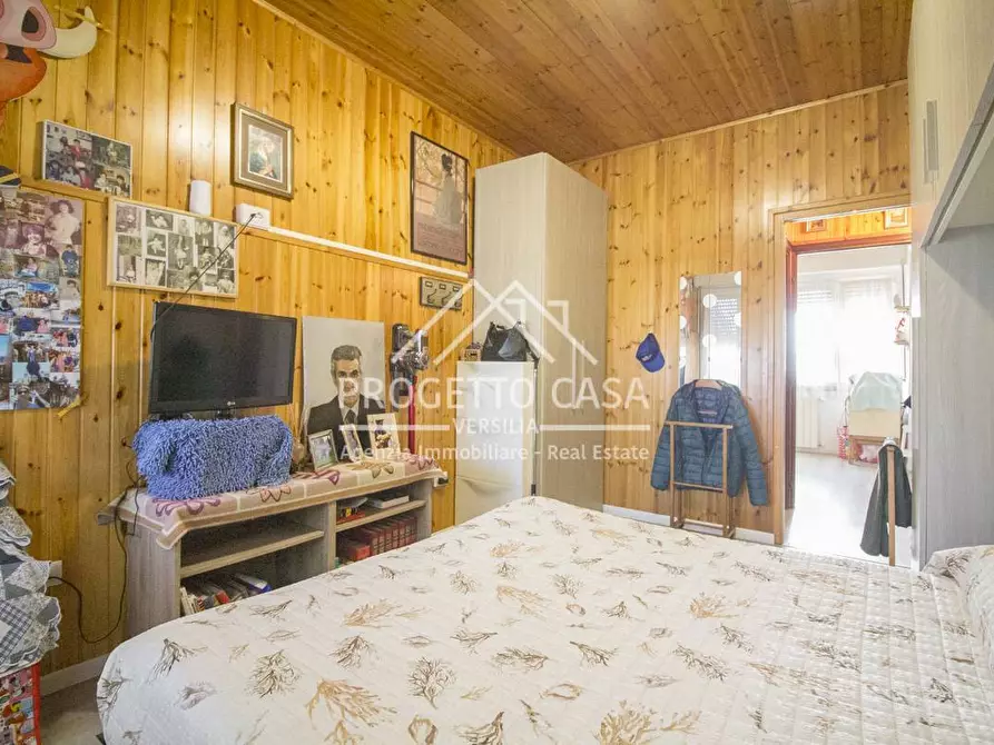 Immagine 19 di Appartamento in vendita  in via borgognini a Viareggio