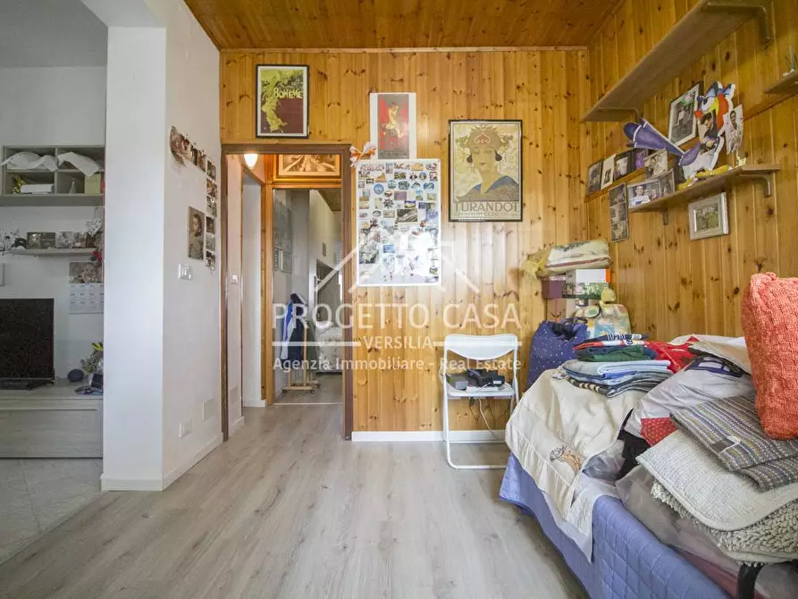 Immagine 31 di Appartamento in vendita  in via borgognini a Viareggio