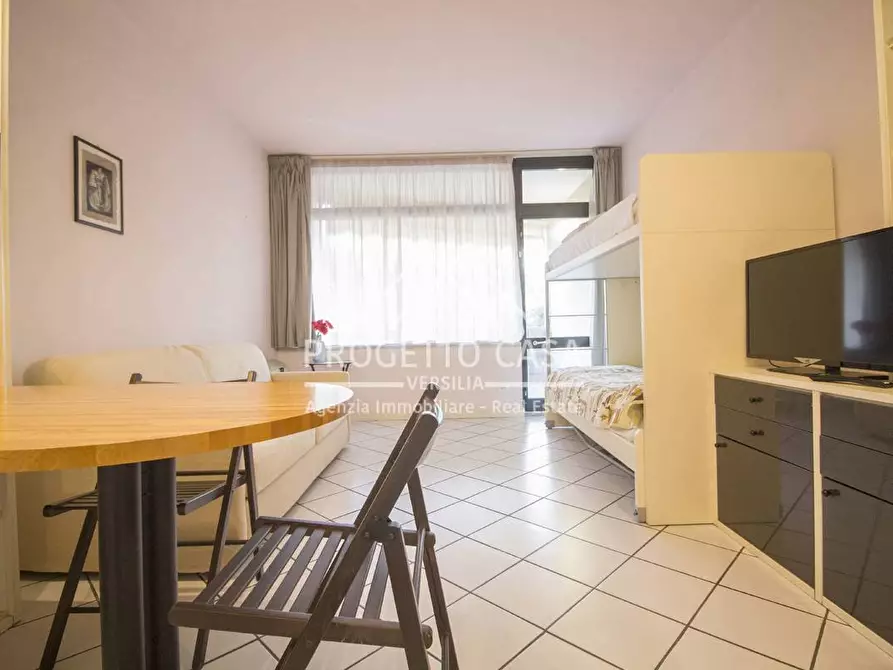 Immagine 3 di Appartamento in vendita  in MICHELE ROSI a Camaiore