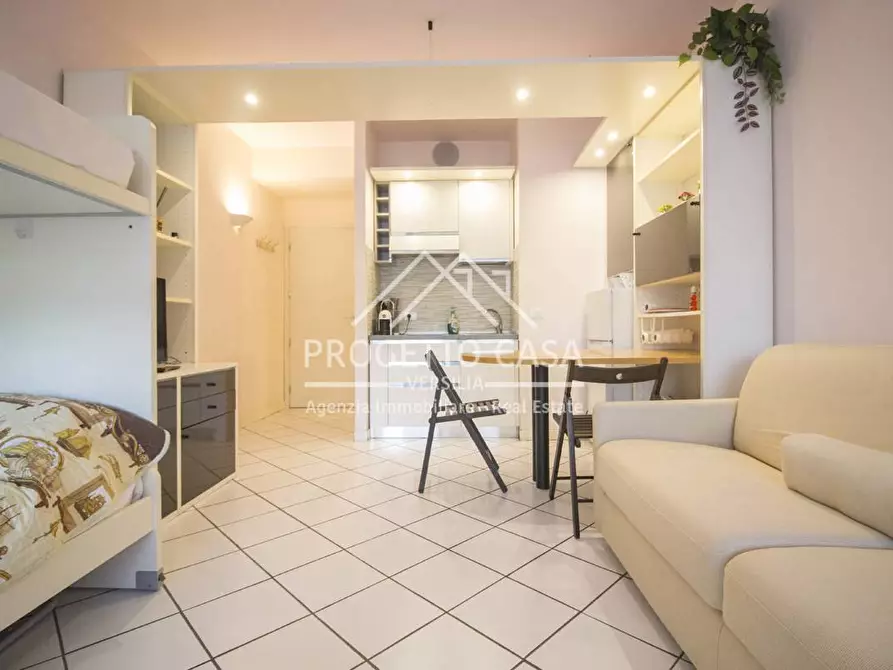 Immagine 11 di Appartamento in vendita  in MICHELE ROSI a Camaiore