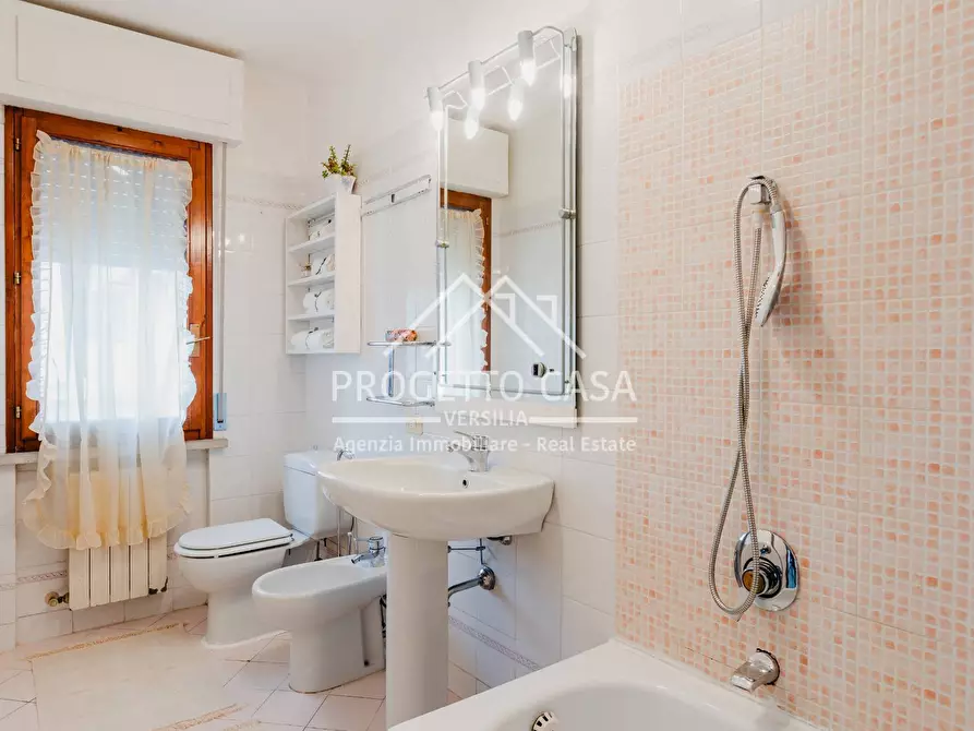 Immagine 4 di Appartamento in affitto  in VIA DON TAZIOLI a Viareggio