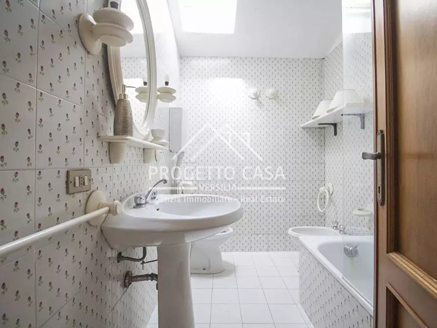 Immagine 25 di Appartamento in vendita  in VIA ETRURIA a Viareggio