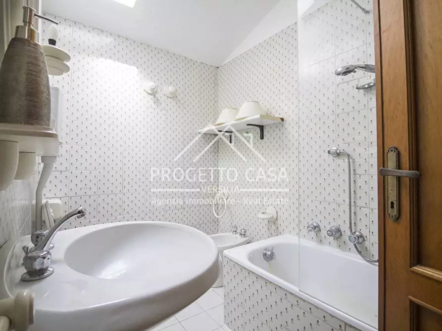 Immagine 26 di Appartamento in vendita  in VIA ETRURIA a Viareggio