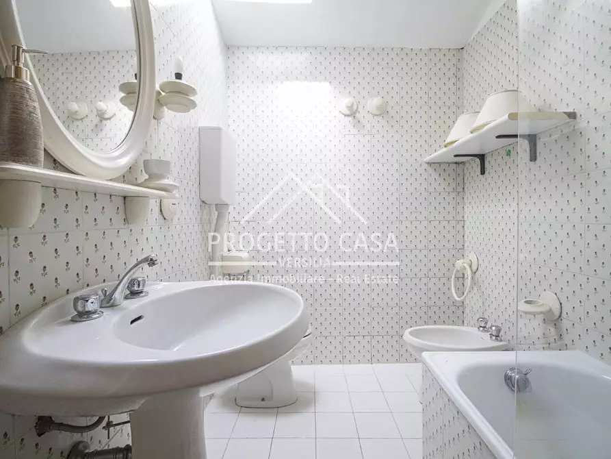 Immagine 27 di Appartamento in vendita  in VIA ETRURIA a Viareggio