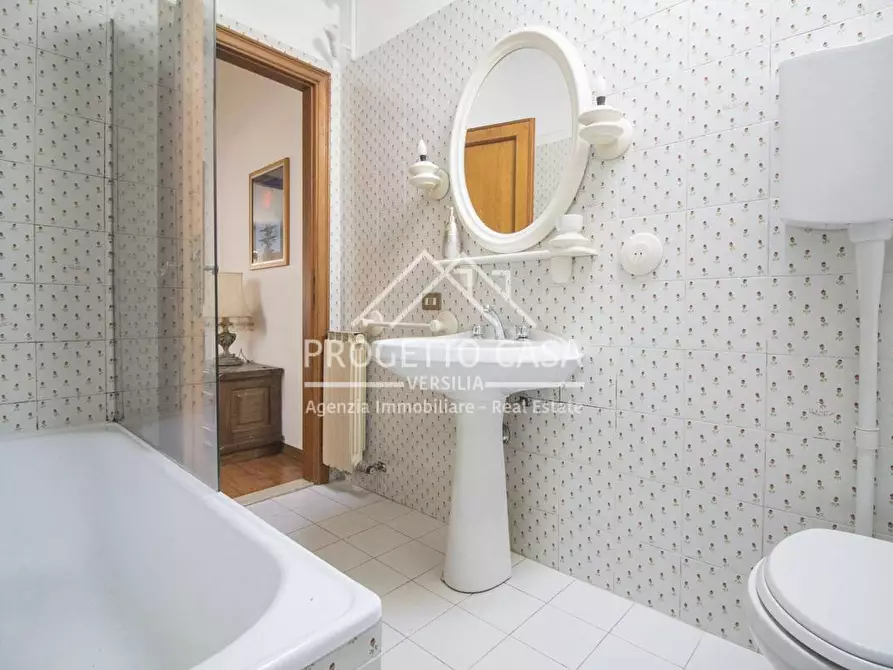 Immagine 30 di Appartamento in vendita  in VIA ETRURIA a Viareggio