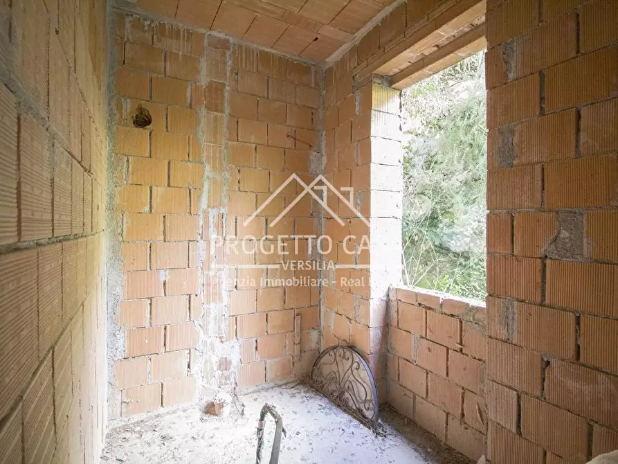 Immagine 9 di Casa indipendente in vendita  in VIA DI CAPEZZANO a Pietrasanta