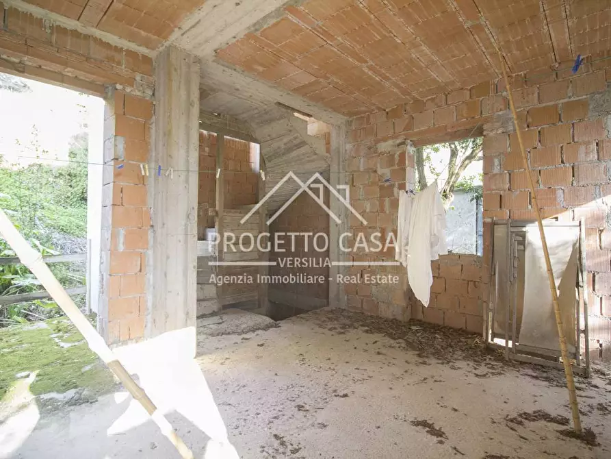 Immagine 12 di Casa indipendente in vendita  in VIA DI CAPEZZANO a Pietrasanta