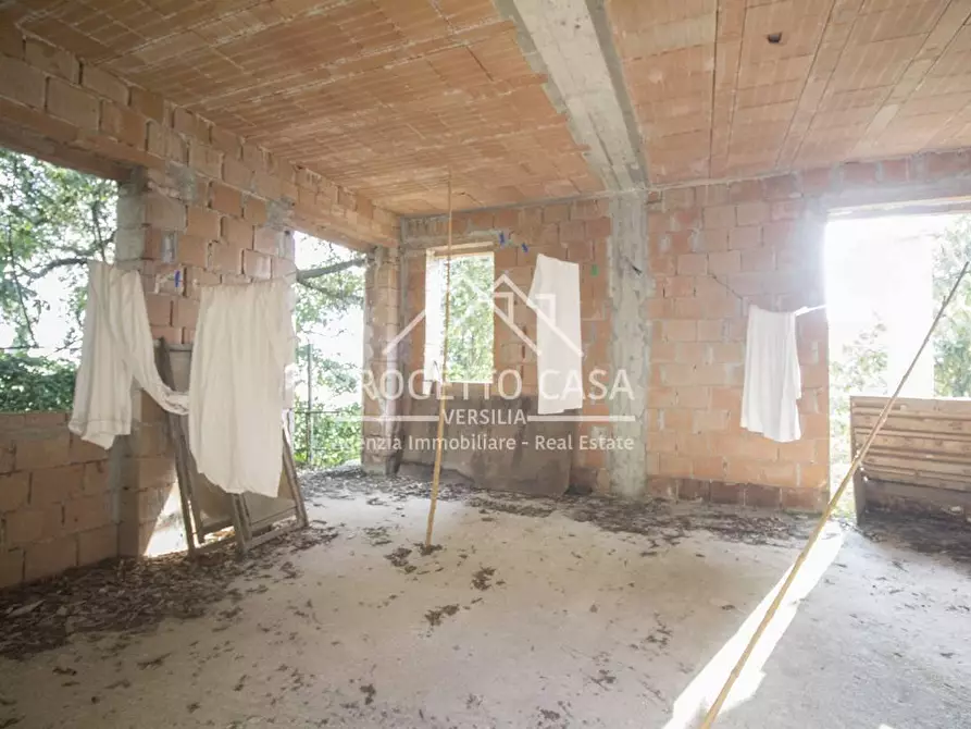 Immagine 13 di Casa indipendente in vendita  in VIA DI CAPEZZANO a Pietrasanta