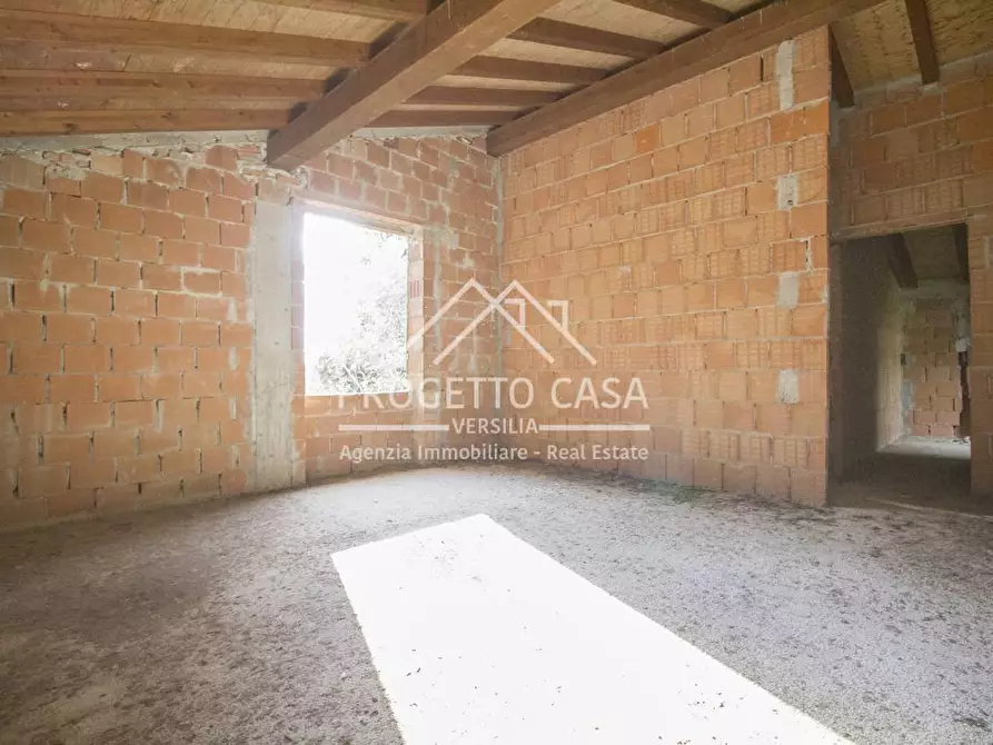 Immagine 18 di Casa indipendente in vendita  in VIA DI CAPEZZANO a Pietrasanta