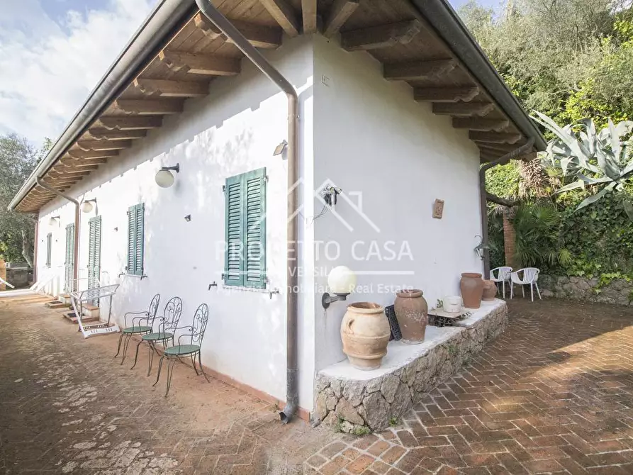 Immagine 2 di Casa indipendente in vendita  in VIA della fonda a Pietrasanta