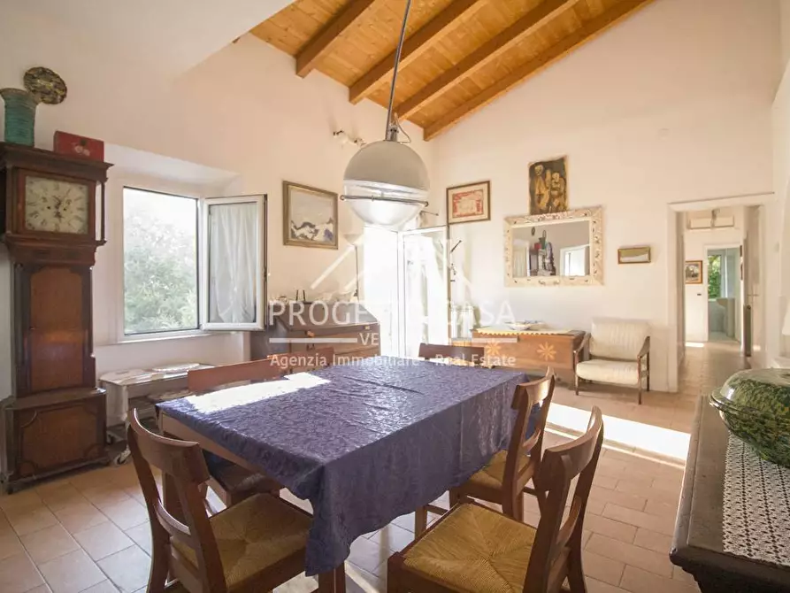 Immagine 12 di Casa indipendente in vendita  in VIA della fonda a Pietrasanta