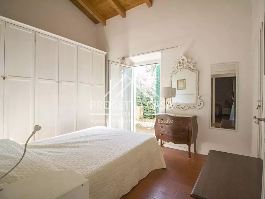 Immagine 18 di Casa indipendente in vendita  in VIA della fonda a Pietrasanta