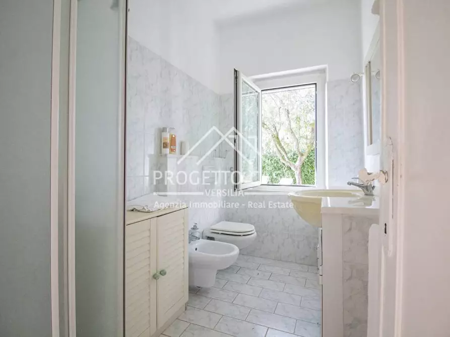 Immagine 23 di Casa indipendente in vendita  in VIA della fonda a Pietrasanta