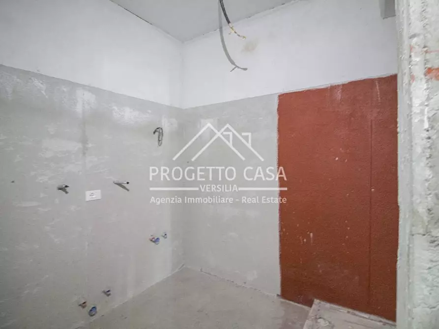 Immagine 24 di Appartamento in vendita  in VIA POMAIA a Pietrasanta