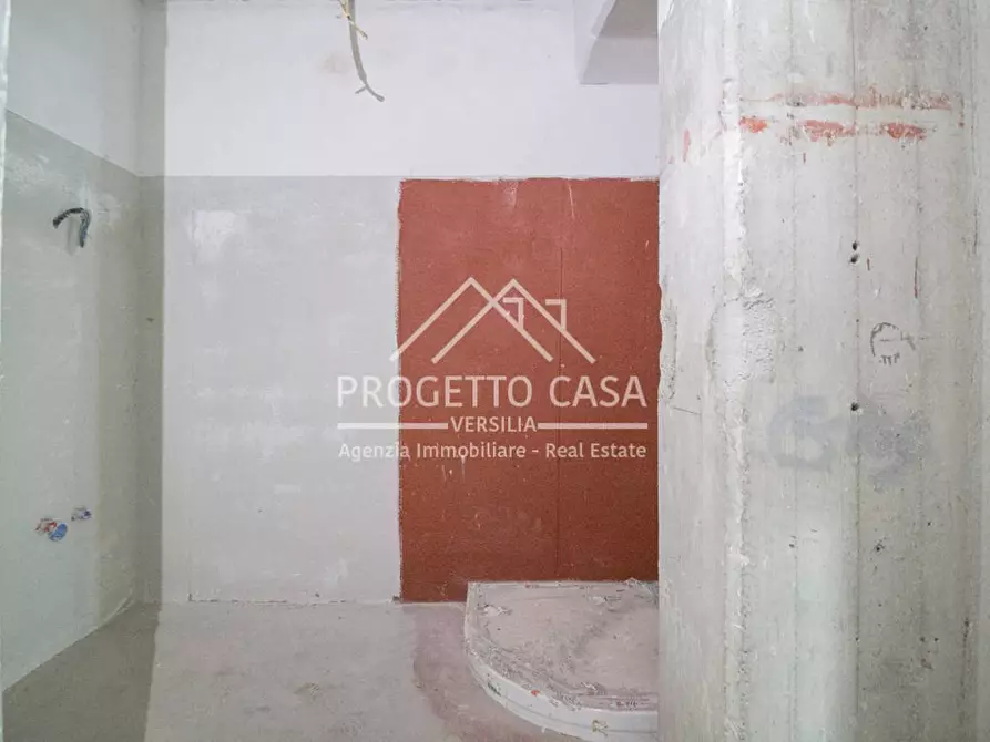 Immagine 25 di Appartamento in vendita  in VIA POMAIA a Pietrasanta