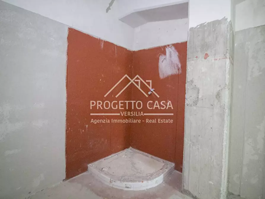 Immagine 26 di Appartamento in vendita  in VIA POMAIA a Pietrasanta