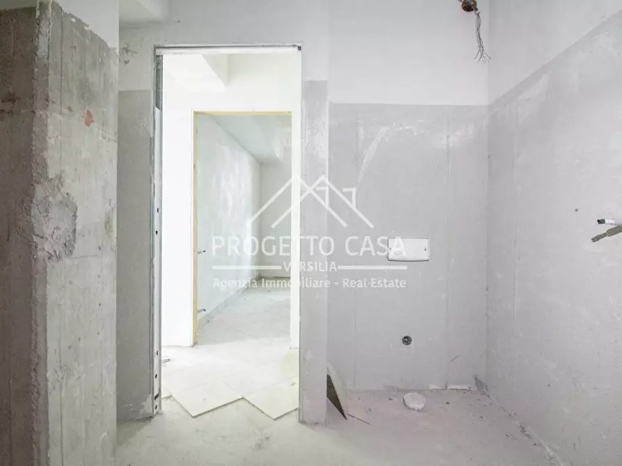 Immagine 30 di Appartamento in vendita  in VIA POMAIA a Pietrasanta