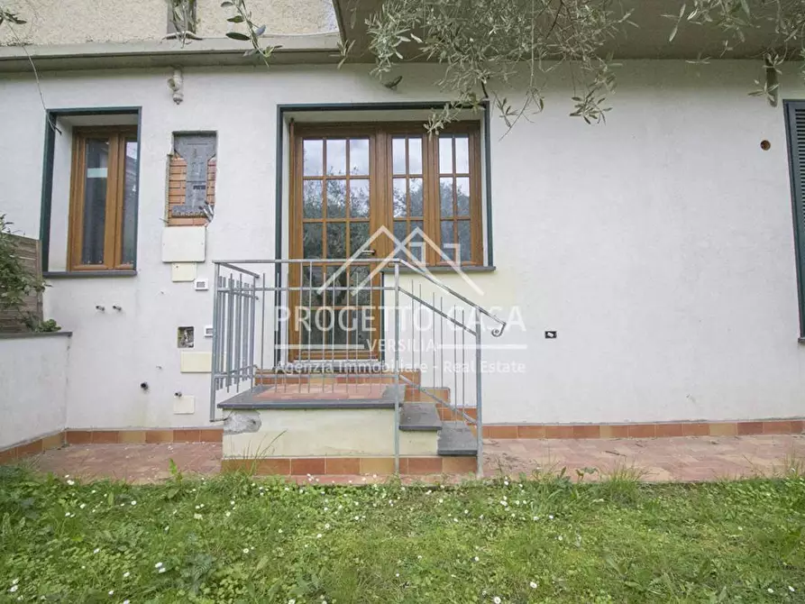 Immagine 38 di Appartamento in vendita  in VIA POMAIA a Pietrasanta