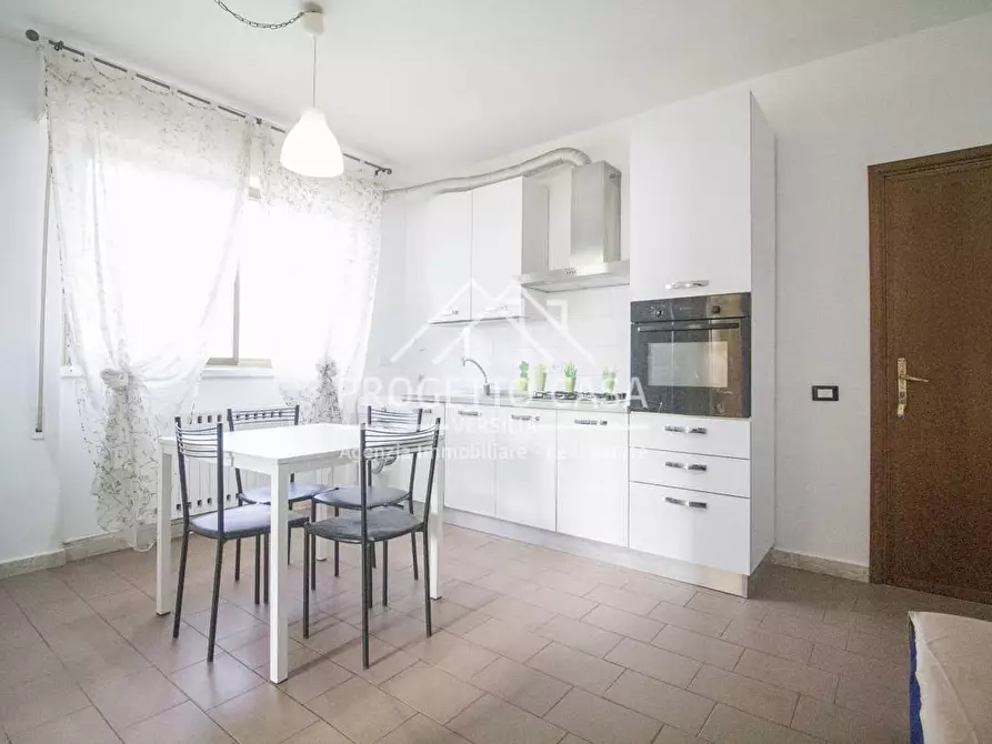 Immagine 4 di Appartamento in vendita  in VIA s. francesco a Camaiore