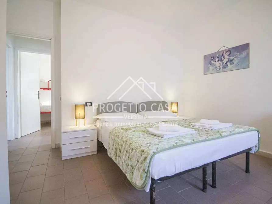 Immagine 11 di Appartamento in vendita  in VIA s. francesco a Camaiore