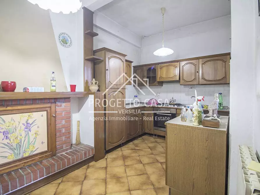 Immagine 2 di Casa indipendente in vendita  in VIA CASA CHECCHI a Pietrasanta