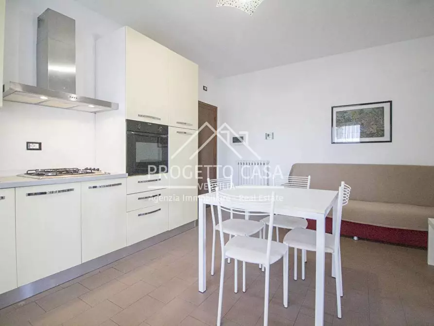 Immagine 5 di Appartamento in vendita  in VIA margherita hack lido di camaiore a Camaiore