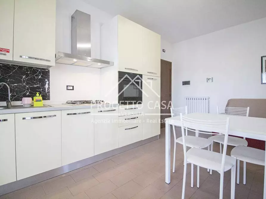 Immagine 7 di Appartamento in vendita  in VIA margherita hack lido di camaiore a Camaiore