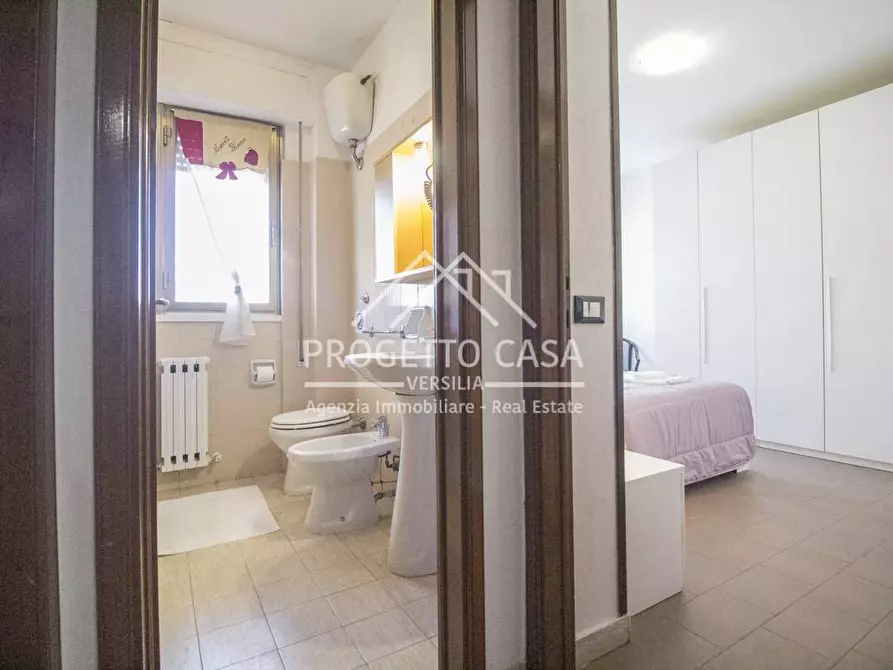 Immagine 15 di Appartamento in vendita  in VIA margherita hack lido di camaiore a Camaiore