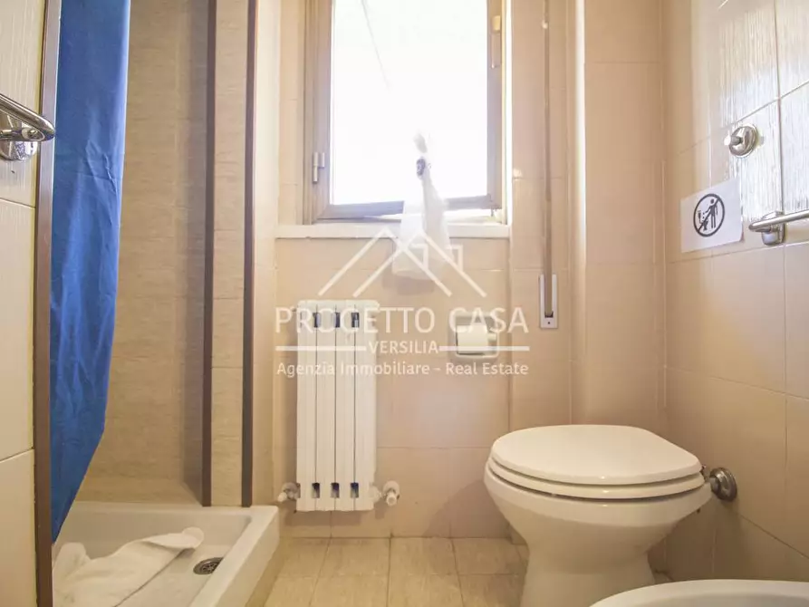 Immagine 19 di Appartamento in vendita  in VIA margherita hack lido di camaiore a Camaiore