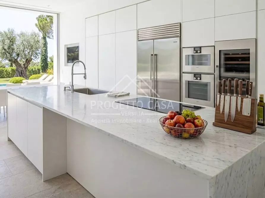 Immagine 3 di Casa indipendente in vendita  in VIA catalani forte dei marmi a Pietrasanta