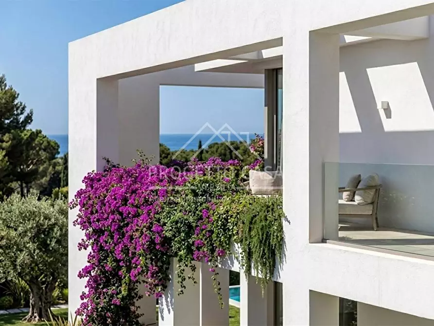 Immagine 8 di Casa indipendente in vendita  in VIA catalani forte dei marmi a Pietrasanta