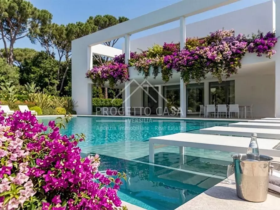 Immagine 11 di Casa indipendente in vendita  in VIA catalani forte dei marmi a Pietrasanta