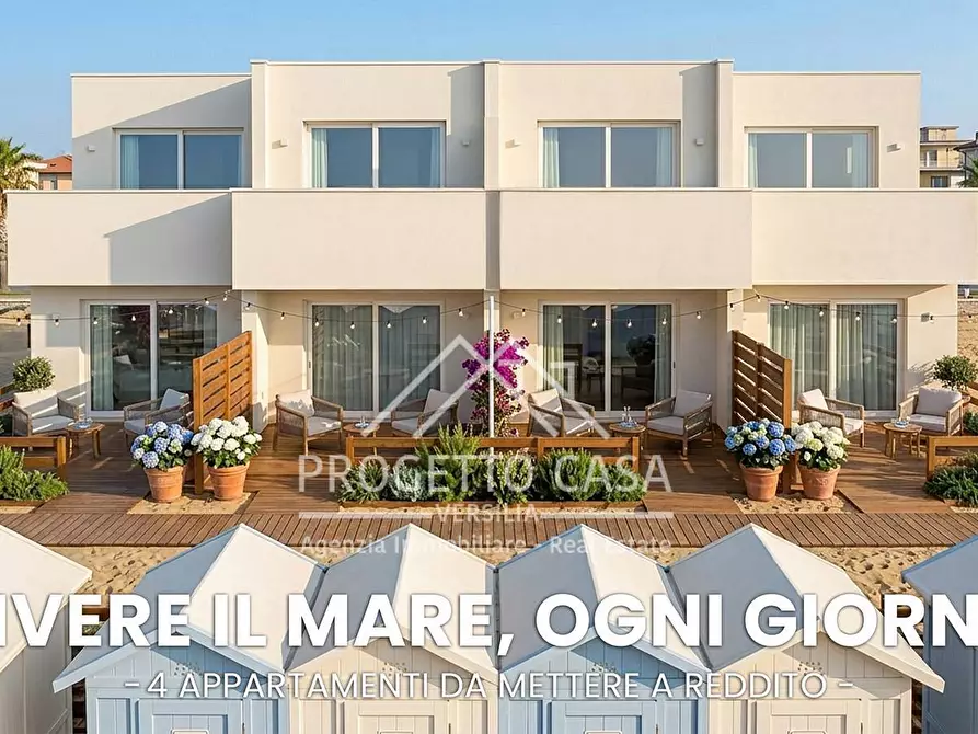 Immagine 2 di Attività commerciale in vendita  a Camaiore