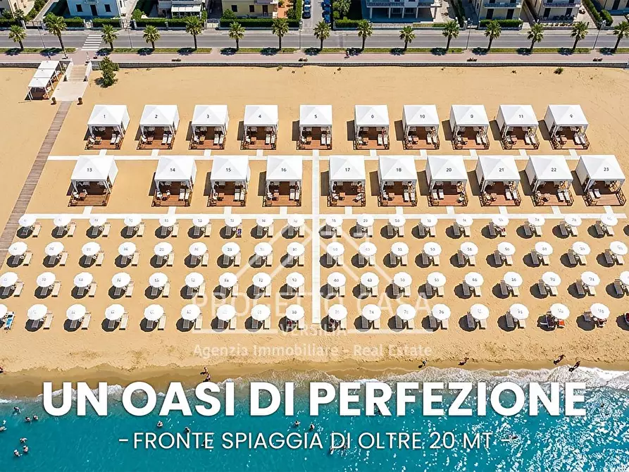 Immagine 4 di Attività commerciale in vendita  a Camaiore