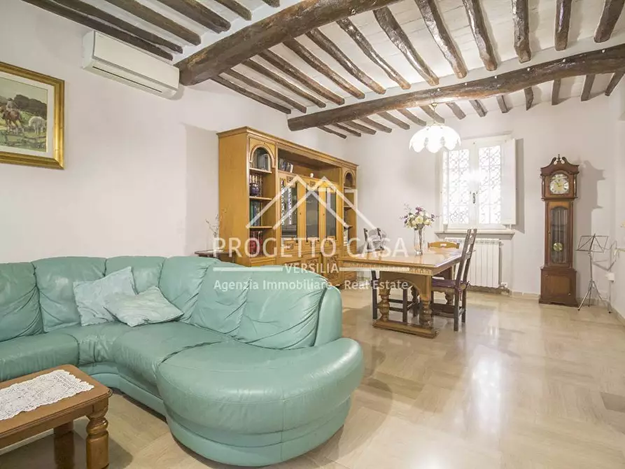 Immagine 1 di Casa indipendente in vendita  in VIA VIRGINIO BIANCHI a Pietrasanta