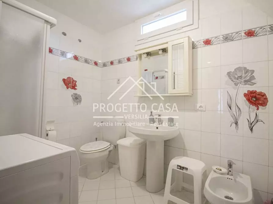 Immagine 23 di Casa indipendente in vendita  in VIA VIRGINIO BIANCHI a Pietrasanta