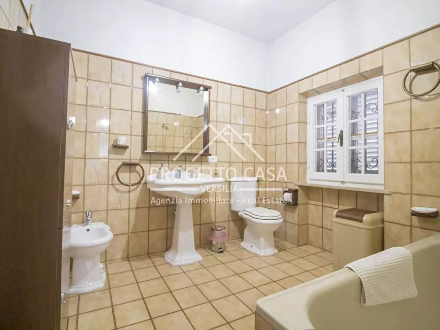Immagine 38 di Casa indipendente in vendita  in VIA VIRGINIO BIANCHI a Pietrasanta