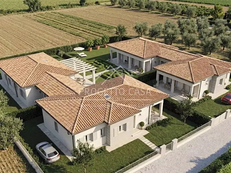 Immagine 29 di Casa indipendente in vendita  in VIA MARCHE a Pietrasanta