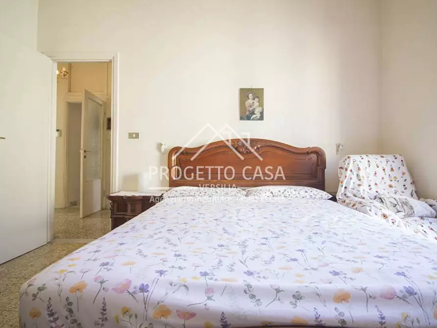 Immagine 21 di Appartamento in vendita  in via lepanto a Viareggio