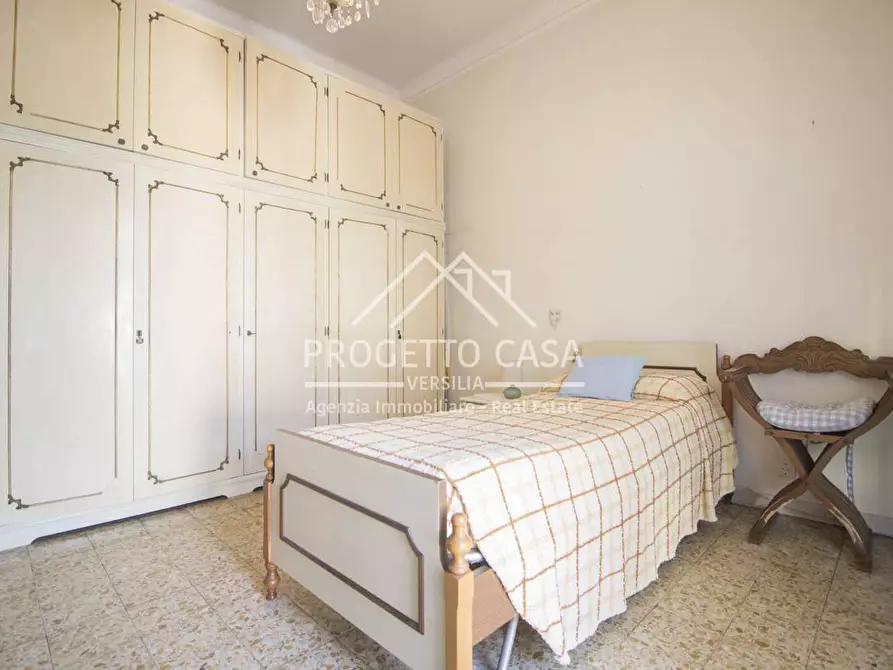 Immagine 27 di Appartamento in vendita  in via lepanto a Viareggio