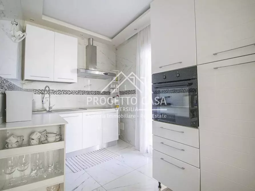 Immagine 7 di Casa indipendente in vendita  in VIA TOMEONI a Camaiore