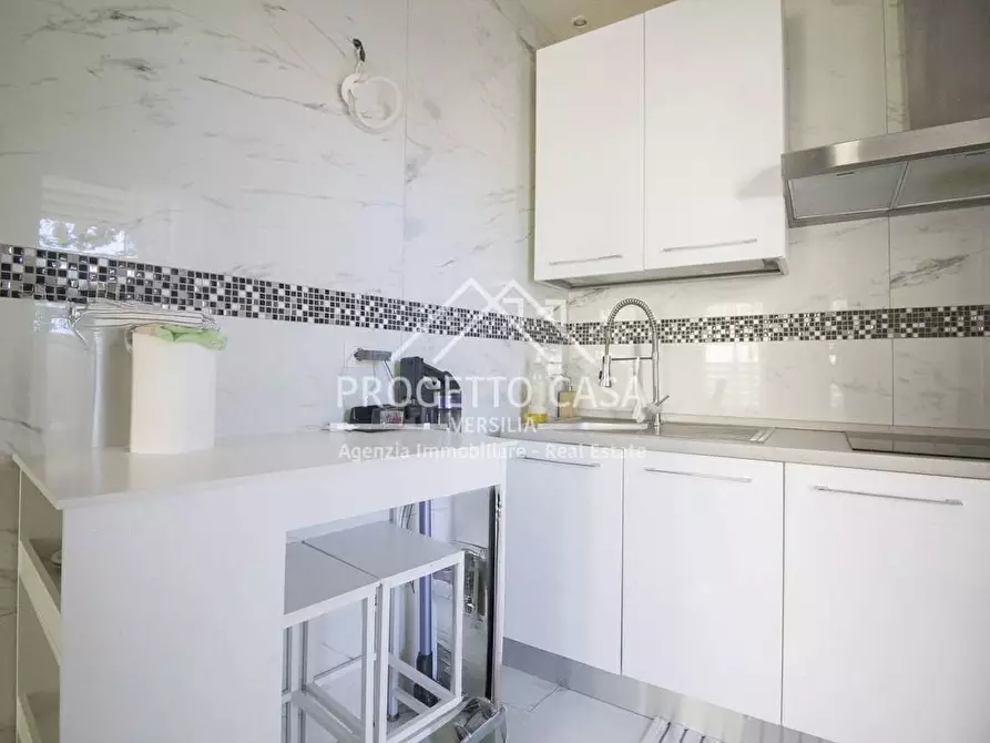 Immagine 9 di Casa indipendente in vendita  in VIA TOMEONI a Camaiore