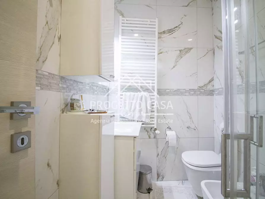 Immagine 12 di Casa indipendente in vendita  in VIA TOMEONI a Camaiore