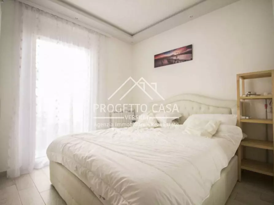 Immagine 15 di Casa indipendente in vendita  in VIA TOMEONI a Camaiore
