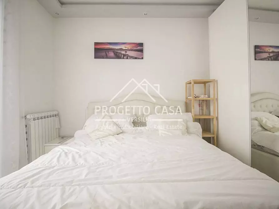 Immagine 16 di Casa indipendente in vendita  in VIA TOMEONI a Camaiore