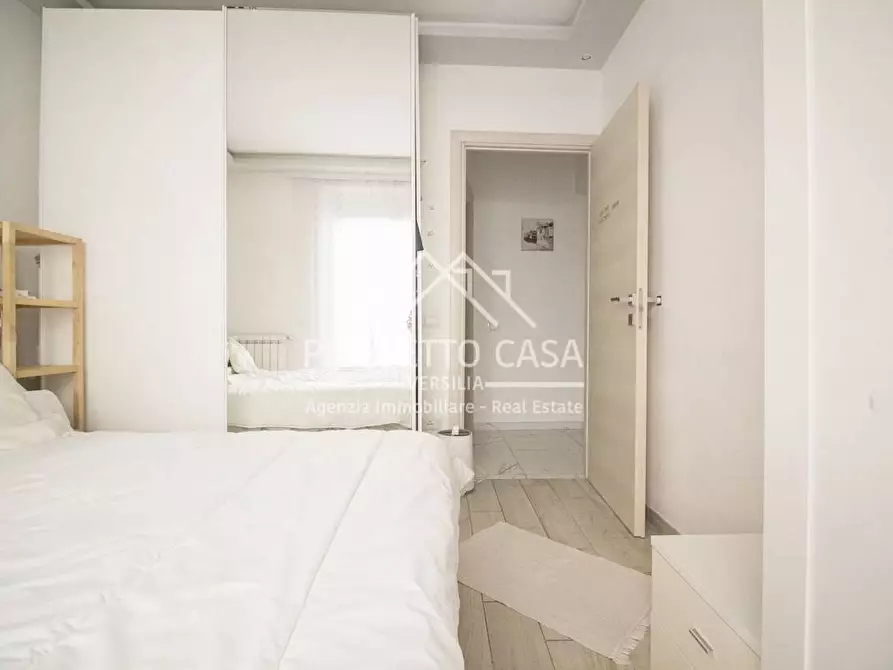 Immagine 18 di Casa indipendente in vendita  in VIA TOMEONI a Camaiore