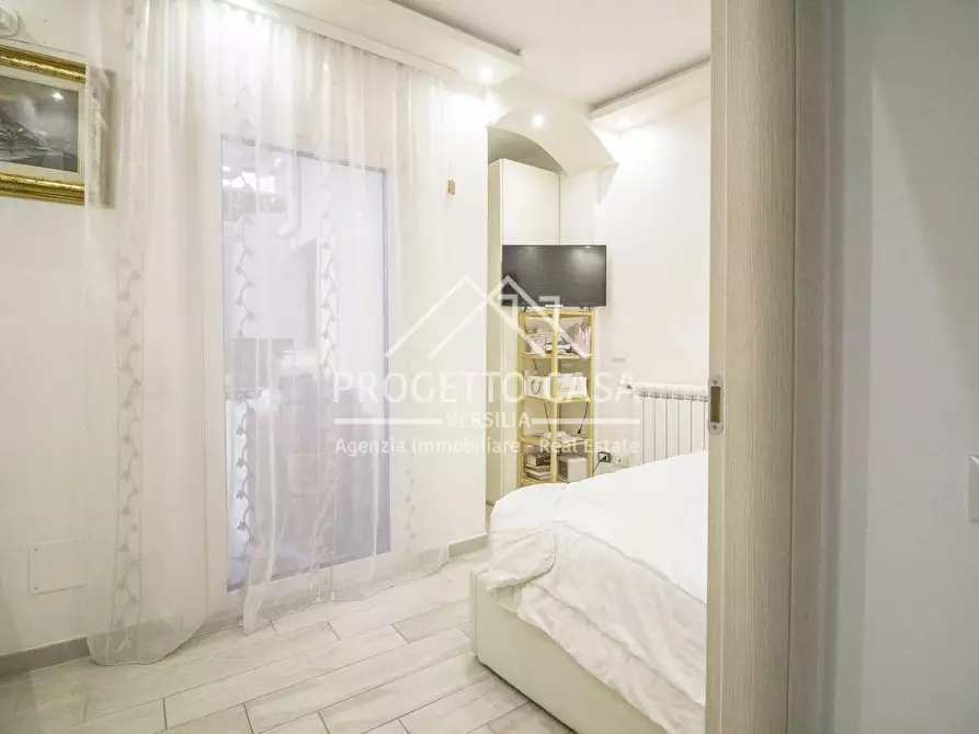 Immagine 23 di Casa indipendente in vendita  in VIA TOMEONI a Camaiore