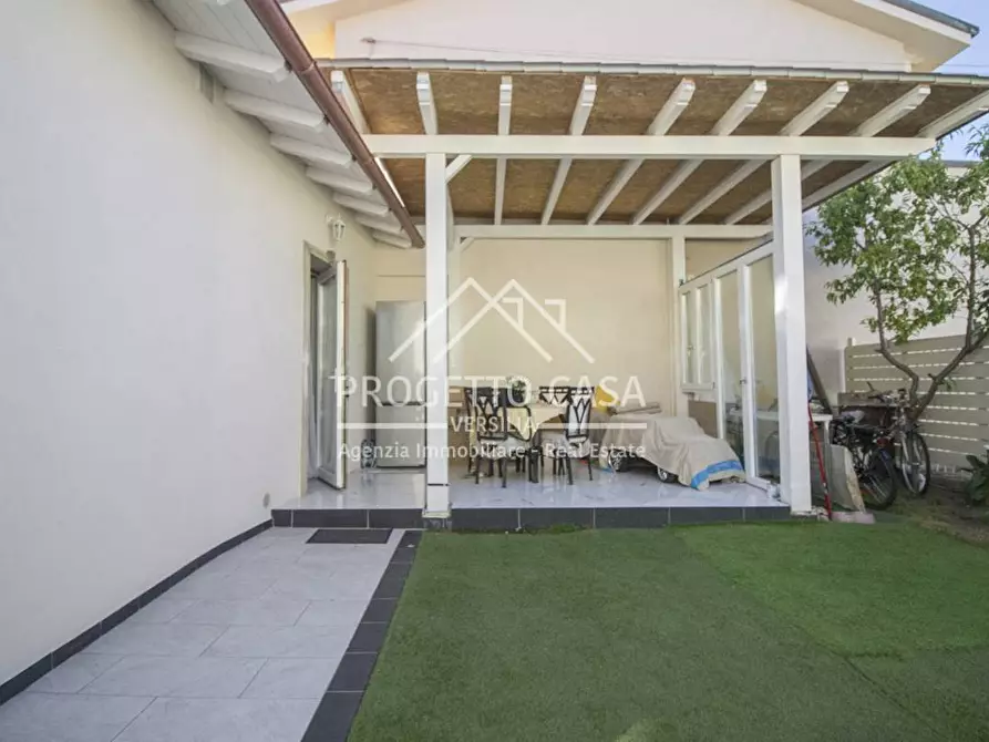 Immagine 26 di Casa indipendente in vendita  in VIA TOMEONI a Camaiore
